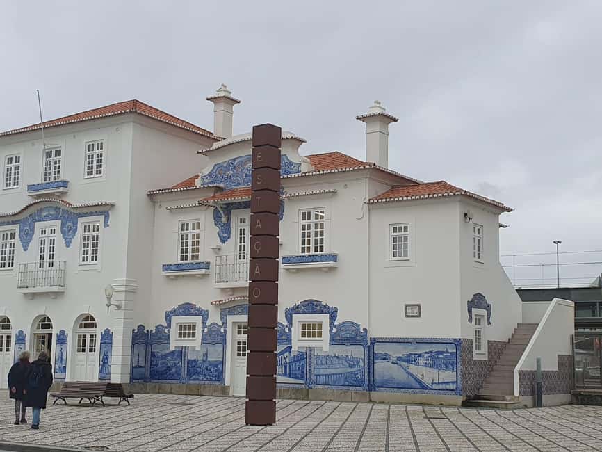 Aveiro and Coimbra private tour from Porto - Exploring Aveiro’s Canals, Bridges, and Traditional Boats