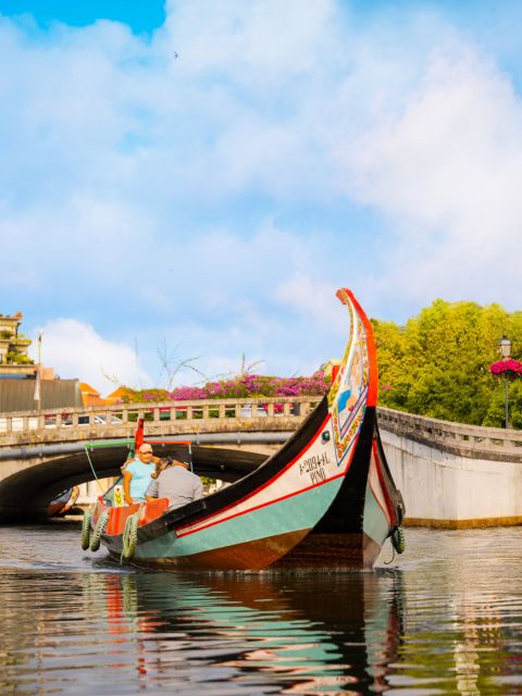 Aveiro: Scenic Guided Boat Tour - Convenient Meeting Point and Easy Logistics