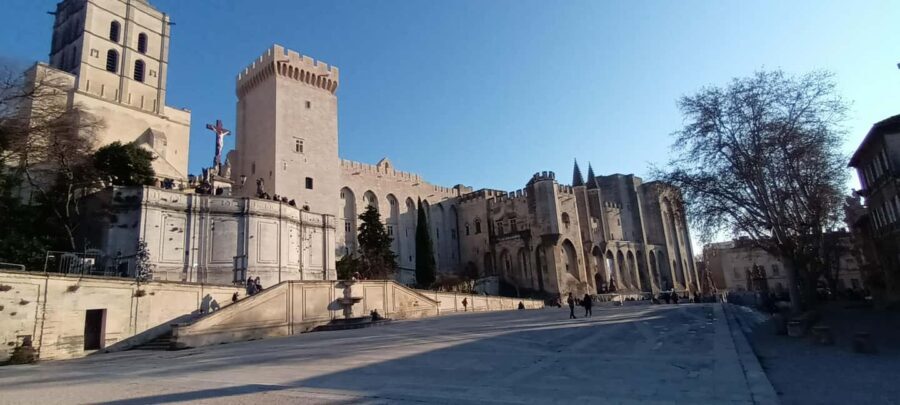 Avignon and Villeneuve Les Avignon: Electric bike tours - How the Tour Combines Landmarks and Nature