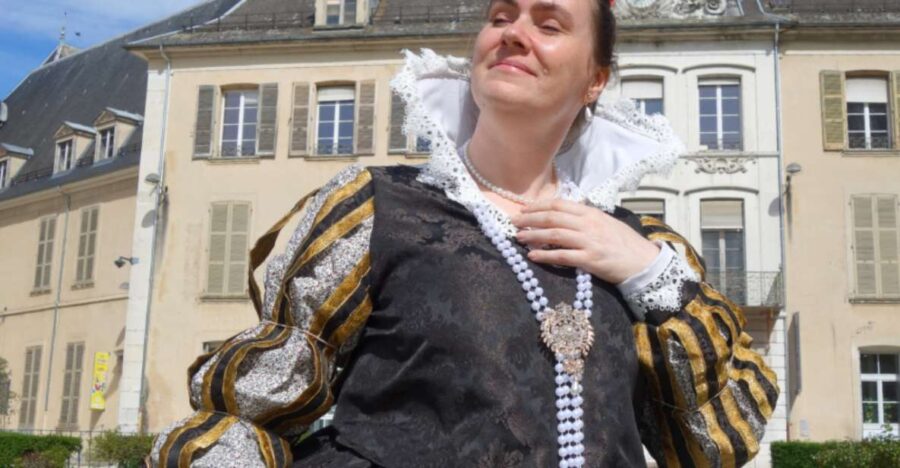 Avignon: Immersive Guided Tour of 1860 - Stepping Into 1860s Avignon with Madame Pernod