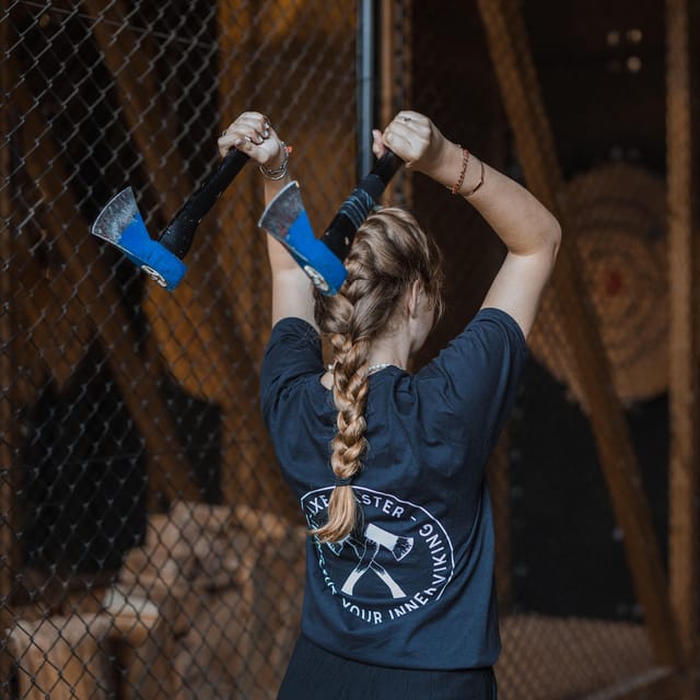 AXE THROWING EXPERIENCE IN ANTWERP - Location and Ease of Access in Antwerp