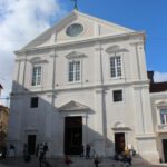 Bairro Explorations: Lisbon's Colorful Neighborhood Tour - Start with the Vibrant Streets of Bairro