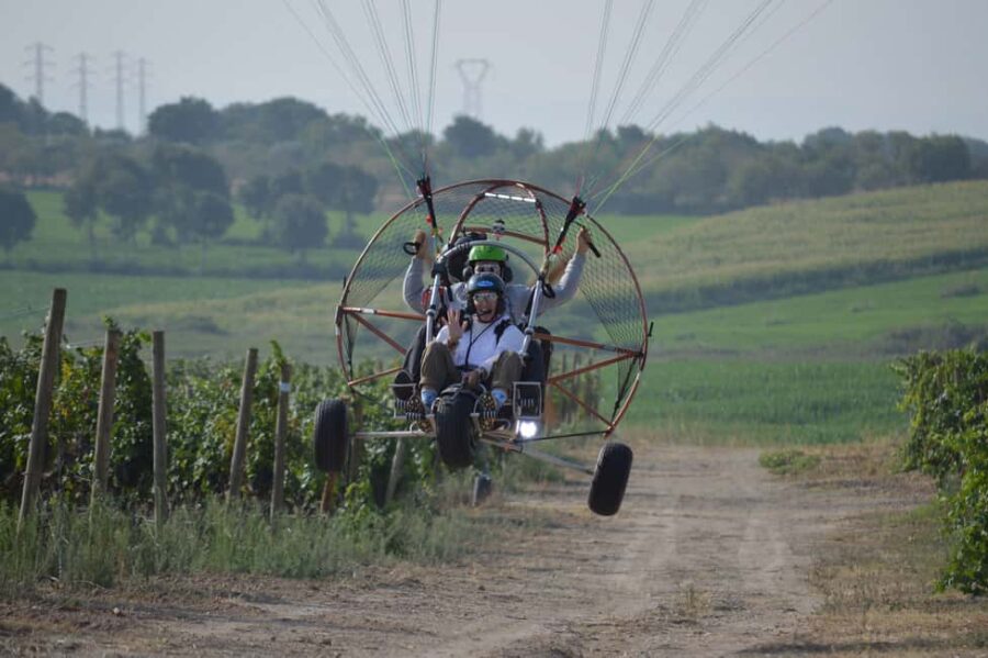 Barbastro: Flight over the Sommos wineries with guided visit and wine tasting - Guided Tour of the SOMMOS Winery and Its Architectural Marvel