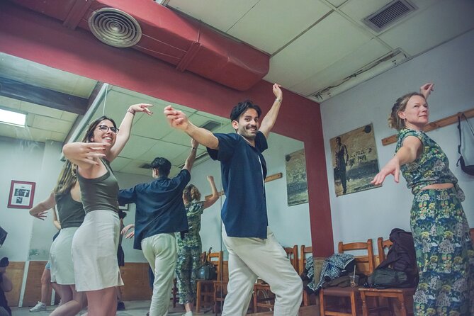 Barcelona: 1-Hour Flamenco Class Experience - The Central Meeting Point at Plaça de Catalunya