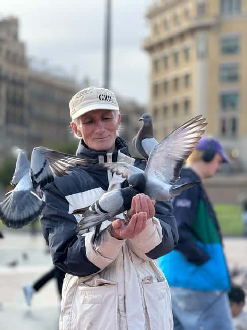 Barcelona: 1 Hour Gothic Quarter and El Born Walking Tour - Starting Point at Plaça de Catalunya