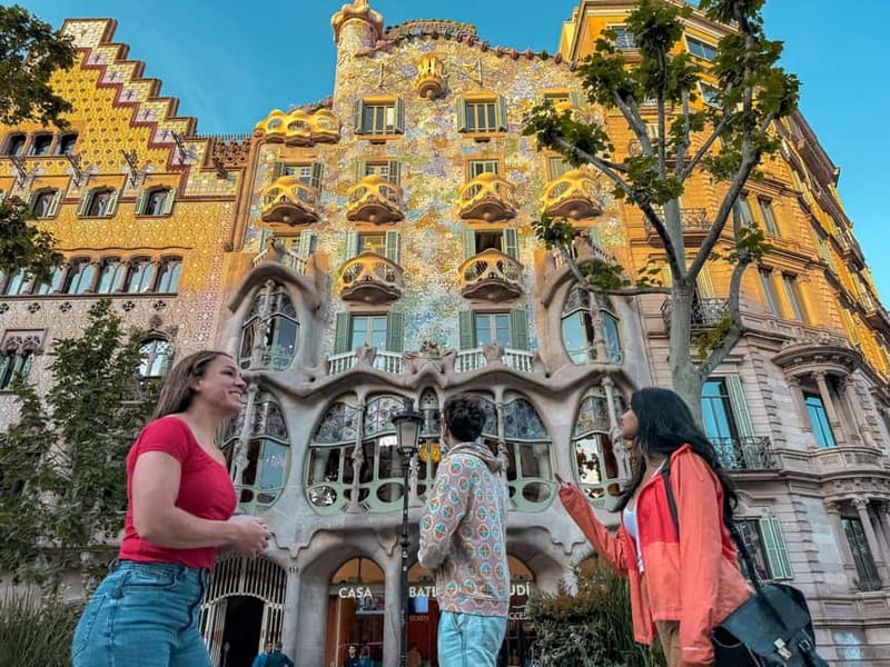 Barcelona Before the Crowds: Sunrise Bike Tour - Starting Point Near Barceloneta Beach