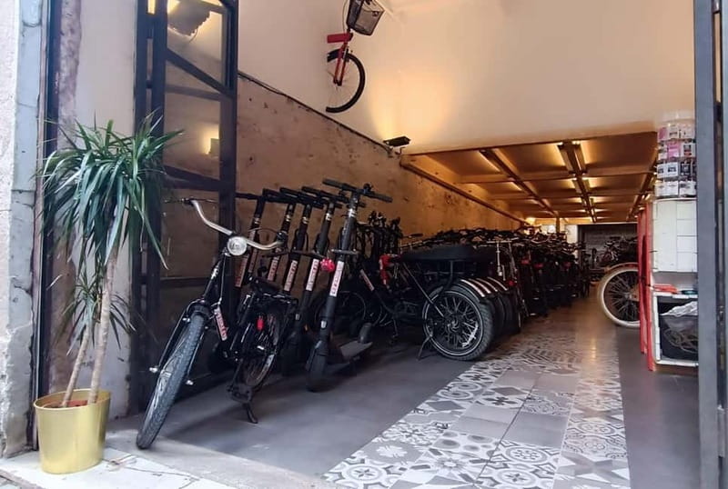 Barcelona: Bike Rental for 2 - 24 Hours - Riding Through Barcelona’s Iconic Neighborhoods and Sights