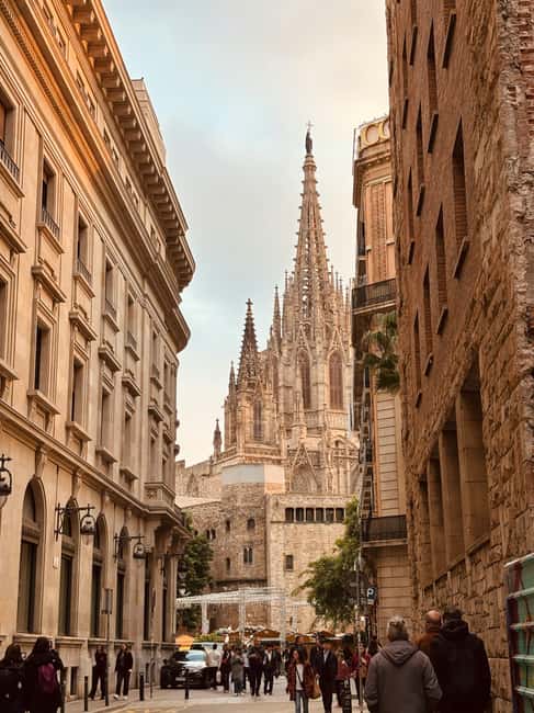 Barcelona: Cathedral of Barcelona Guided Tour - The Location and Meeting Point in the Heart of Barcelona