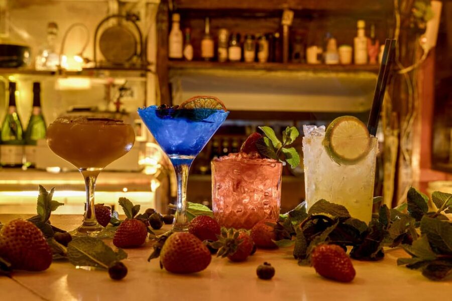 Barcelona: Cocktail Making Class with Tapas - Starting Point at Bar Milans Gotico in the Heart of Barcelona