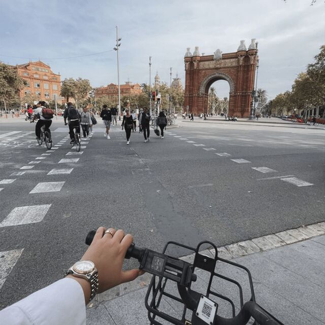 Barcelona: Customized Bike Tour of Cultural Highlights - Exploring Barcelona’s Coastal and Waterfront Highlights
