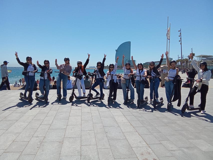 Barcelona: e-scooter and Bike tour - Starting Point at Plaça de la Mercè