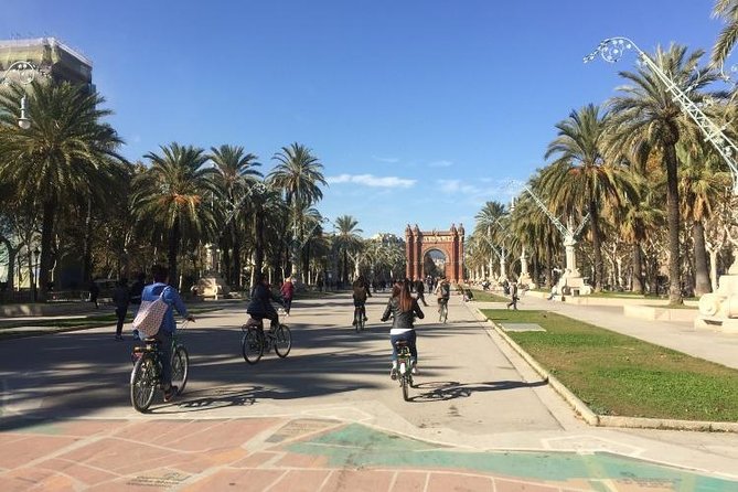 Barcelona Evening Small Group Bike Tour with Cava | with Private Option - Meeting Point and Group Size
