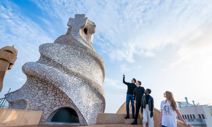 Barcelona: Fast Track La Casa Milà Guided Tour - Discover the Unique Facade of La Pedrera