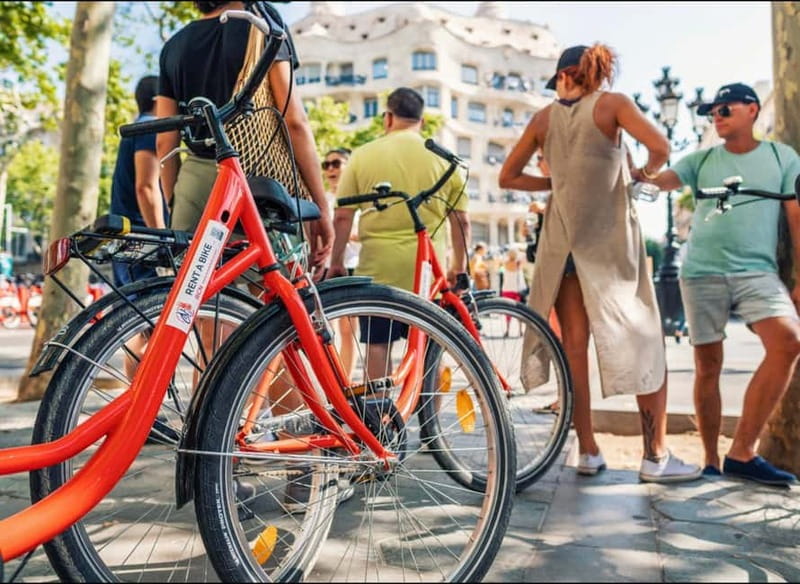 Barcelona: Full-Day Bike/E-Bike Rental with Helmet and Lock - Central Location Near Sagrada Familia for Easy Access