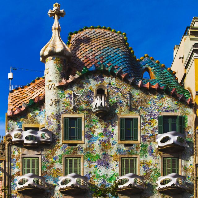 Barcelona: Gaudi Private City Tour with Sagrada Familia - Starting Point and Tour Logistics in the Heart of Barcelona