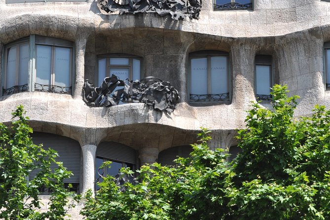 Barcelona & Gaudi. Regular Tour - Discovering the Architectural Landmarks of Eixample