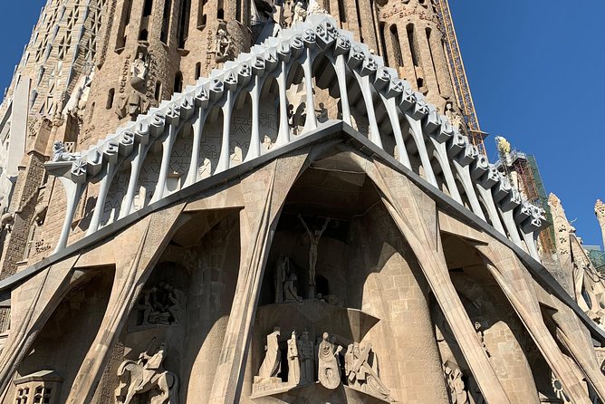 Barcelona: Gothic Paths, Tapas & Sagrada Familia Private Tour - Exploring the Gothic Quarter’s Roman Roots at Plaça Nova