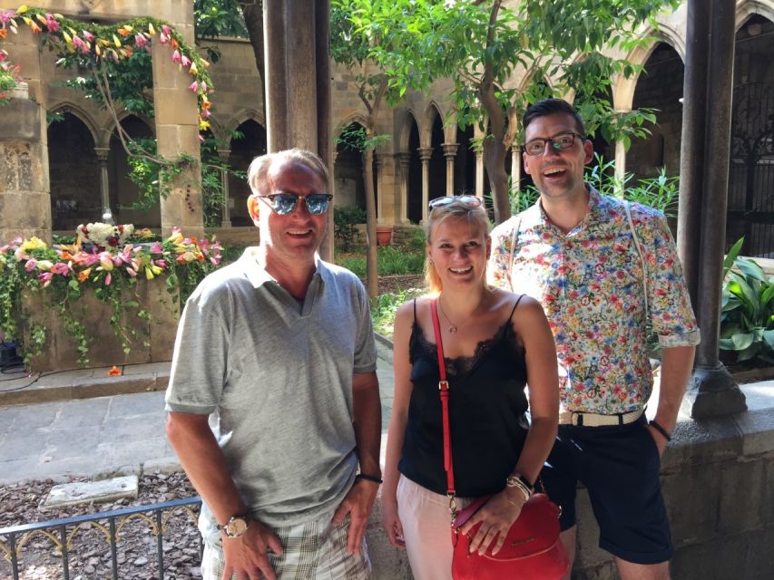 Barcelona: Gothic Quarter Walking Tour - Starting Point at Plaça de Catalunya for Easy Access