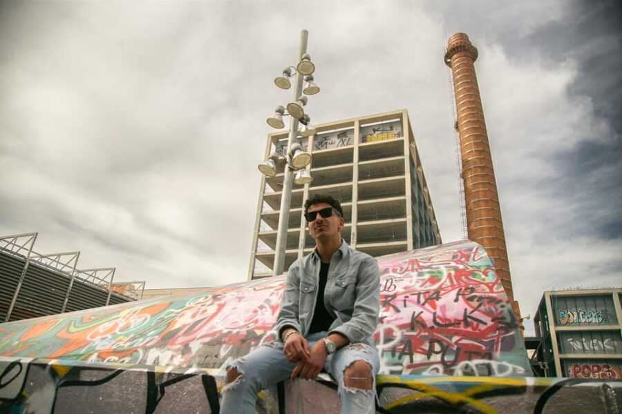 Barcelona : Grafiti Experiencia fotográfica Privada - Starting Point and Meeting Details in Barcelona