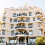 Barcelona: Guided Highlights Bike or eBike Tour (3 Hours) - Iconic Landmarks: Arc de Triompf and Sagrada Familia