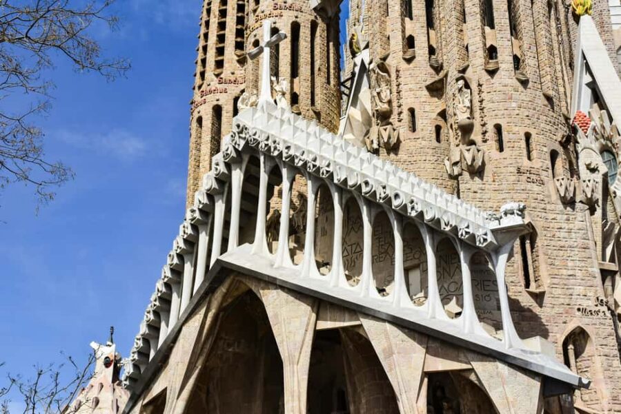 Barcelona: Guided tour e-bike Barcelona historical and modernist Barcelona - Experience Provider and Booking Flexibility