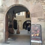 Barcelona: Guitar Trio & Flamenco Dance @Pignatelli Castle - Exploring Pignatelli Castle in Barcelonas Gothic Quarter