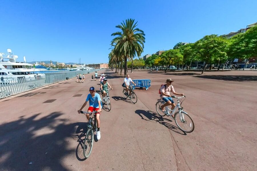 Barcelona: Hidden Gems Bike Tour - From Plaça de les Glòries to the Design Museum of Barcelona