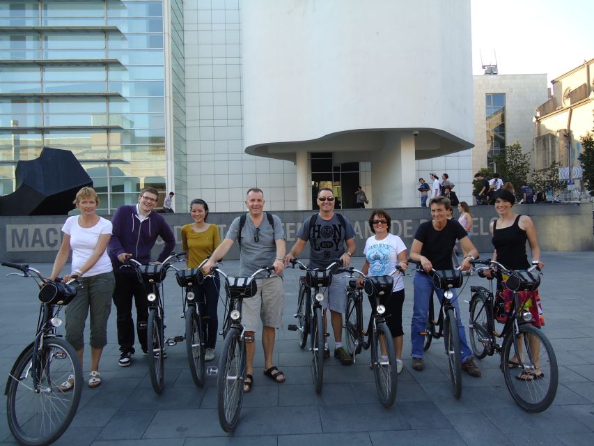 Barcelona Highlights Bike Tour: Cycle along the beach! - Cycling past Barcelona’s Most Famous Landmarks