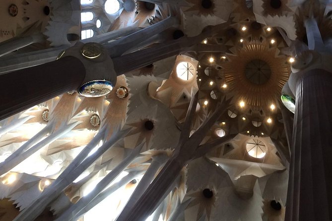 Barcelona: Highlights of Sagrada Familia Max 6 People Guided Tour - Inside the Sagrada Familia: What Makes the Visit Special