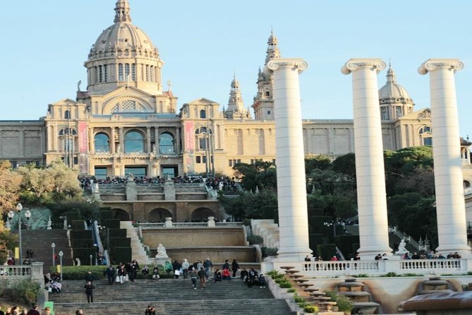 Barcelona Highlights Tour Privado - Visiting the Iconic Sagrada Familia