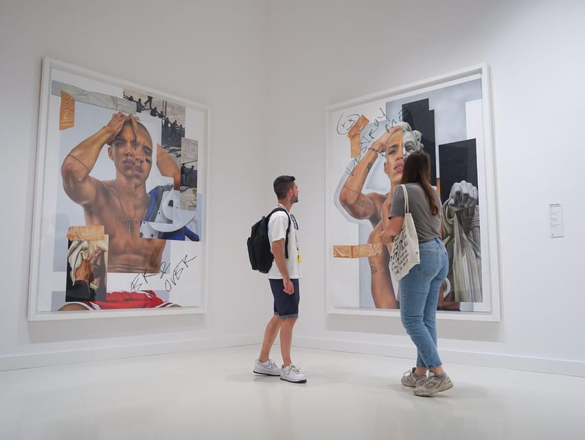 Barcelona: Hop-On Hop-Off Bus and Moco Museum Ticket - Starting Point and Flexibility of the Tour