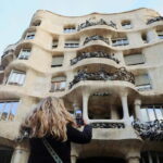 Barcelona: La Pedrera Private Tour with Casa Batlló Ticket - Walking along Passeig de Gracia and Architectural Highlights