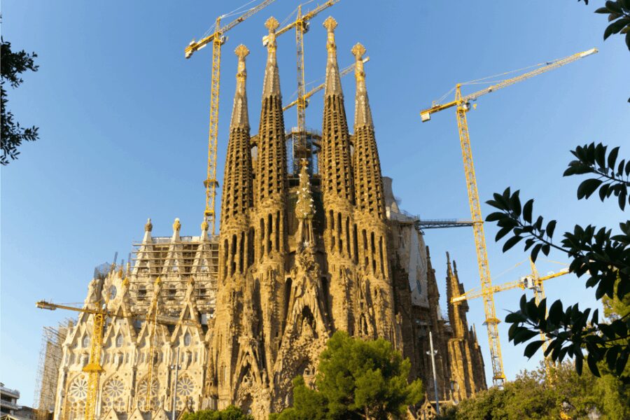 Barcelona: La Sagrada Familia & Park Guell Small-Group Tour - Key Points