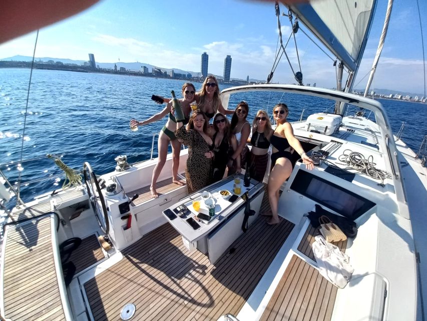 Barcelona: Luxury Private Sunset Yacht Cruise - Starting Point at Moll de la Marina in Port Olimpic