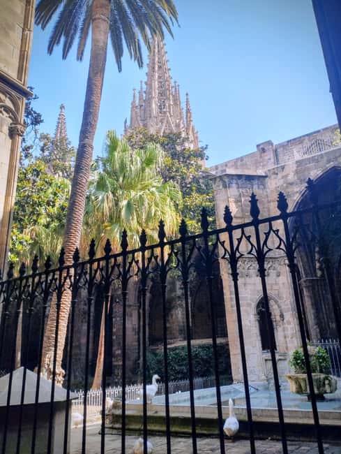 Barcelona: Medieval Gothic Quarter 5-Senses Immersive Tour - Exploring El Born’s Medieval Charm