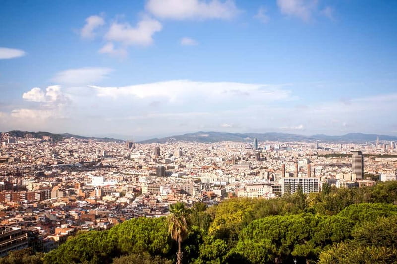 Barcelona: Montjuïc Cable Car Roundtrip Ticket - The Experience of the Montjuïc Cable Car Ride
