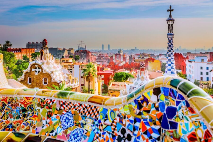 Barcelona Old Town and Top Attractions Private Car Tour - Exploring Barcelona’s Old Town and Gothic Quarter in Style