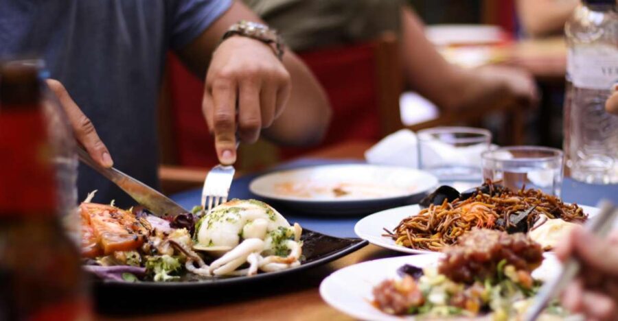 Barcelona: Old Town Tapas & Paella Food Tour with 8 Tastings - Starting Point in the Heart of Barcelona’s Old Town