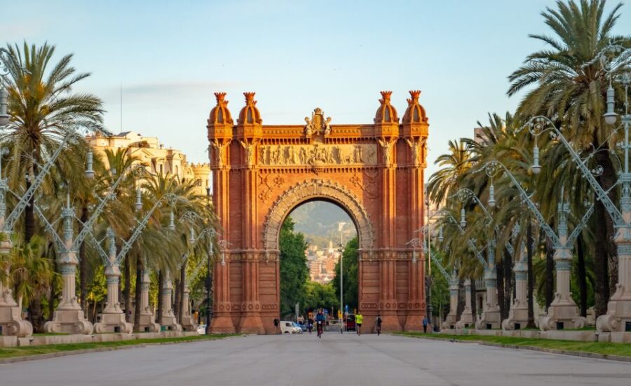 Barcelona Old Town Tour with Family-friendly Attractions - Discovering the Historic Heart of Barcelona