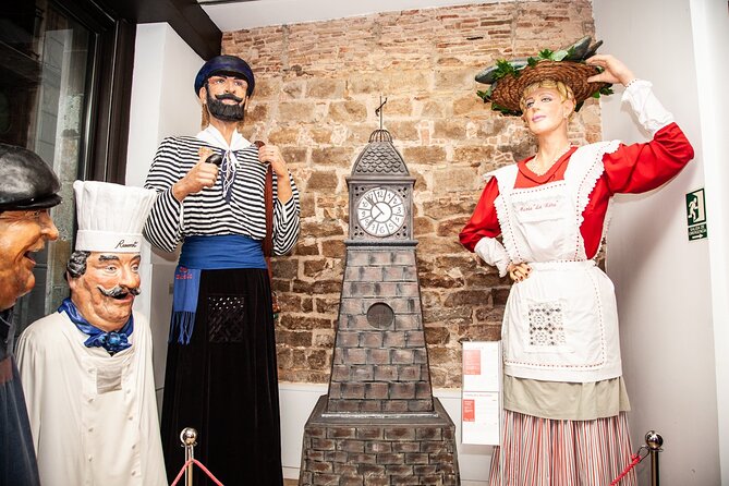 Barcelona Old Town Tour With Optional Flamenco Show - Starting Point in the Gothic Quarter: Plaça Sant Miquel