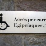 Barcelona Old Town walking tour with official guide - Marvel at Medieval Royal and Political Sites