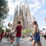 Barcelona: Park Güell & Sagrada Familia Guided Tour - Discovering the Wonders of Park Güell with a Guided Tour