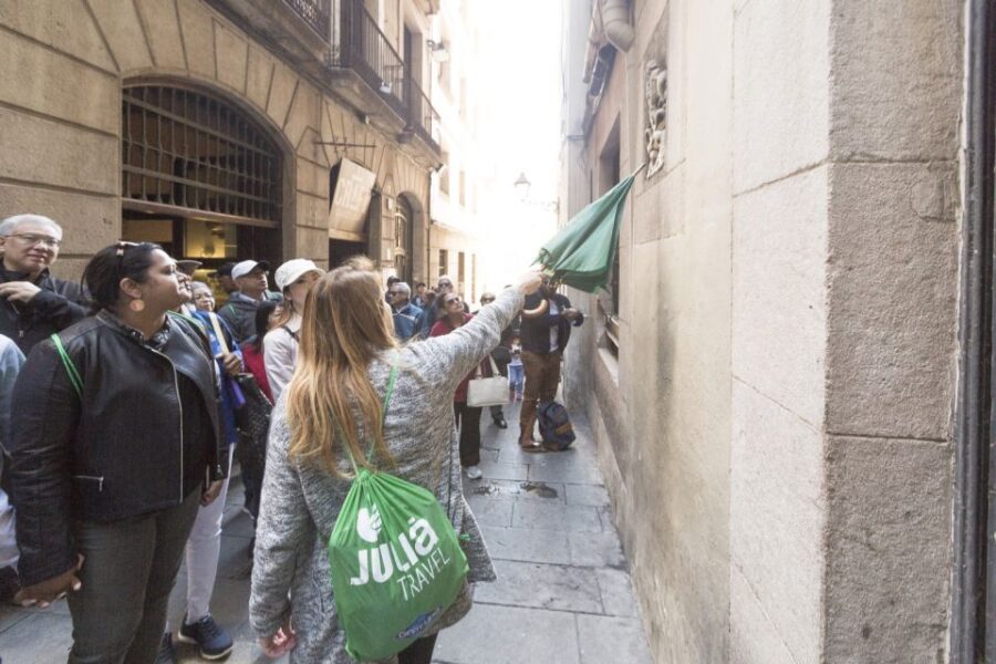 Barcelona: Picasso Museum Guided Tour - Guide Expertise and Tour Pacing