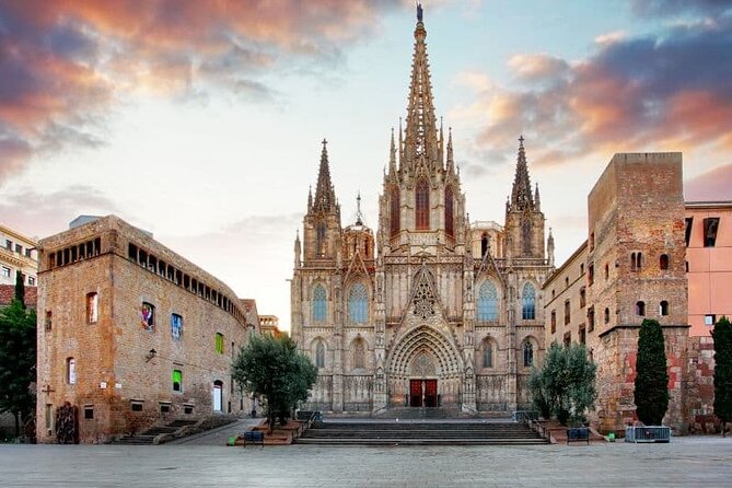 Barcelona Private Bike Tour - Admiring the Barcelona Cathedral’s Exterior