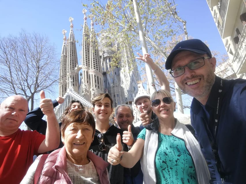 Barcelona Private Highlights Tour with Sagrada Familia - Discovering La Sagrada Familia’s Unique Design and Skip-the-Line Access