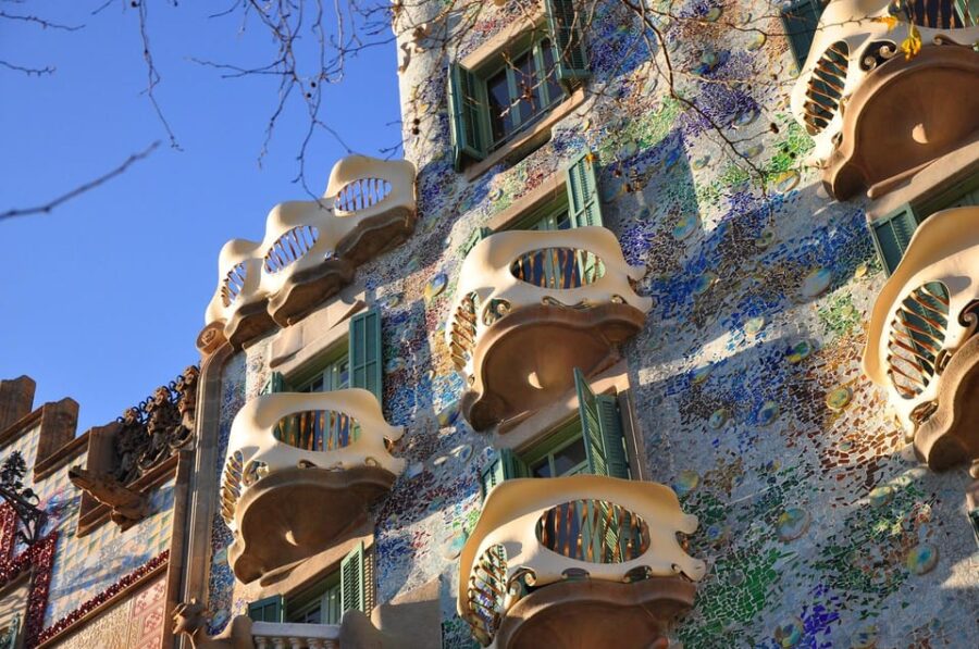 Barcelona: Private Tour of Casa Batllo with Reserved Access - The Unique Architecture of Casa Batlló