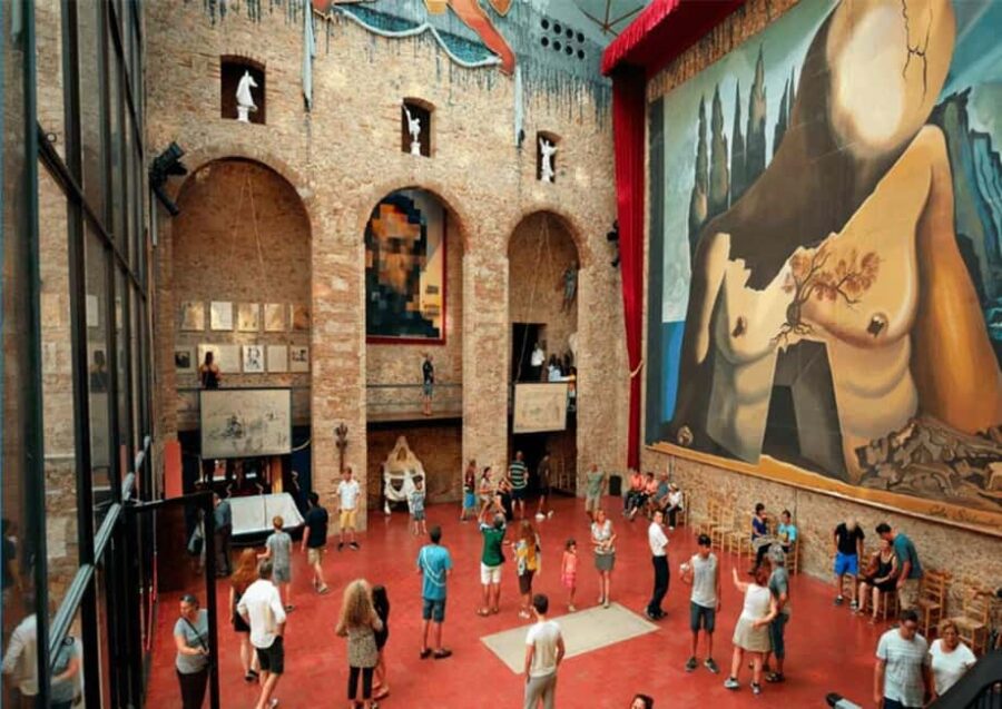 Barcelona: Private Tour of Dalí, Cadaqués, and Girona - Exploring the Dalí Theatre and Museum in Figueres