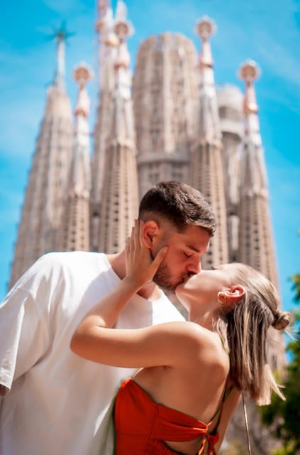 Barcelona: Professional Private Photoshoot - Exploring the Iconic Barcelona Locations for Your Photoshoot