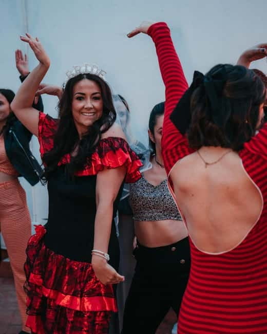 Barcelona: Rooftop Salsa Class with Bottomless Sangria - The Atmosphere and Social Vibe