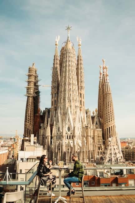 Barcelona: Sagrada Familia Evening Tour with Cava - The Rooftop Cava Experience